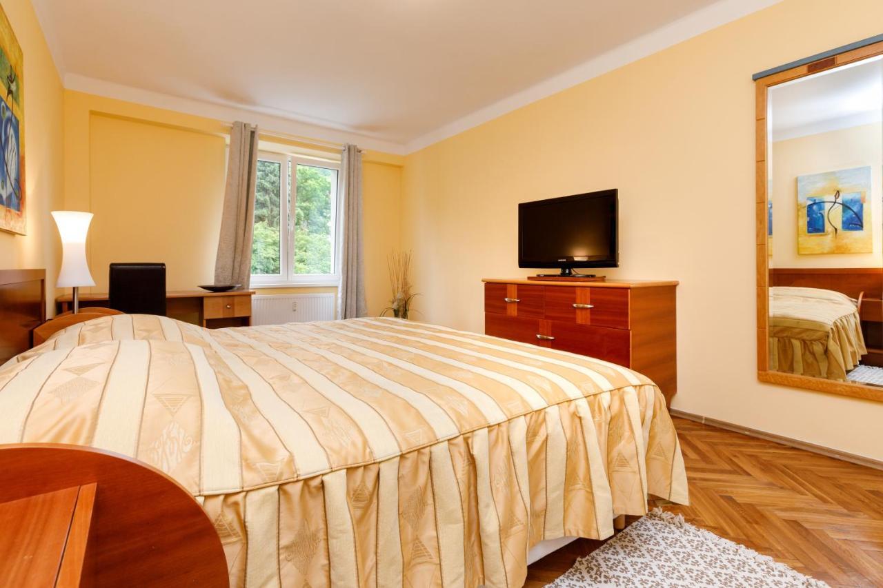Apartments Tgm 11 Karlovy Vary Ngoại thất bức ảnh