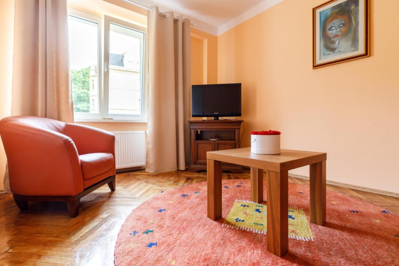 Apartments Tgm 11 Karlovy Vary Ngoại thất bức ảnh