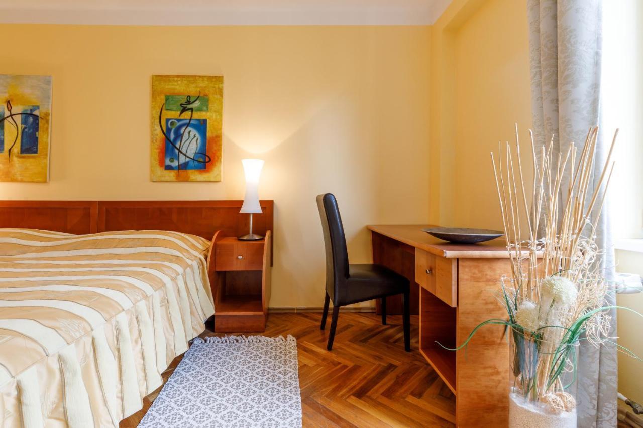 Apartments Tgm 11 Karlovy Vary Ngoại thất bức ảnh
