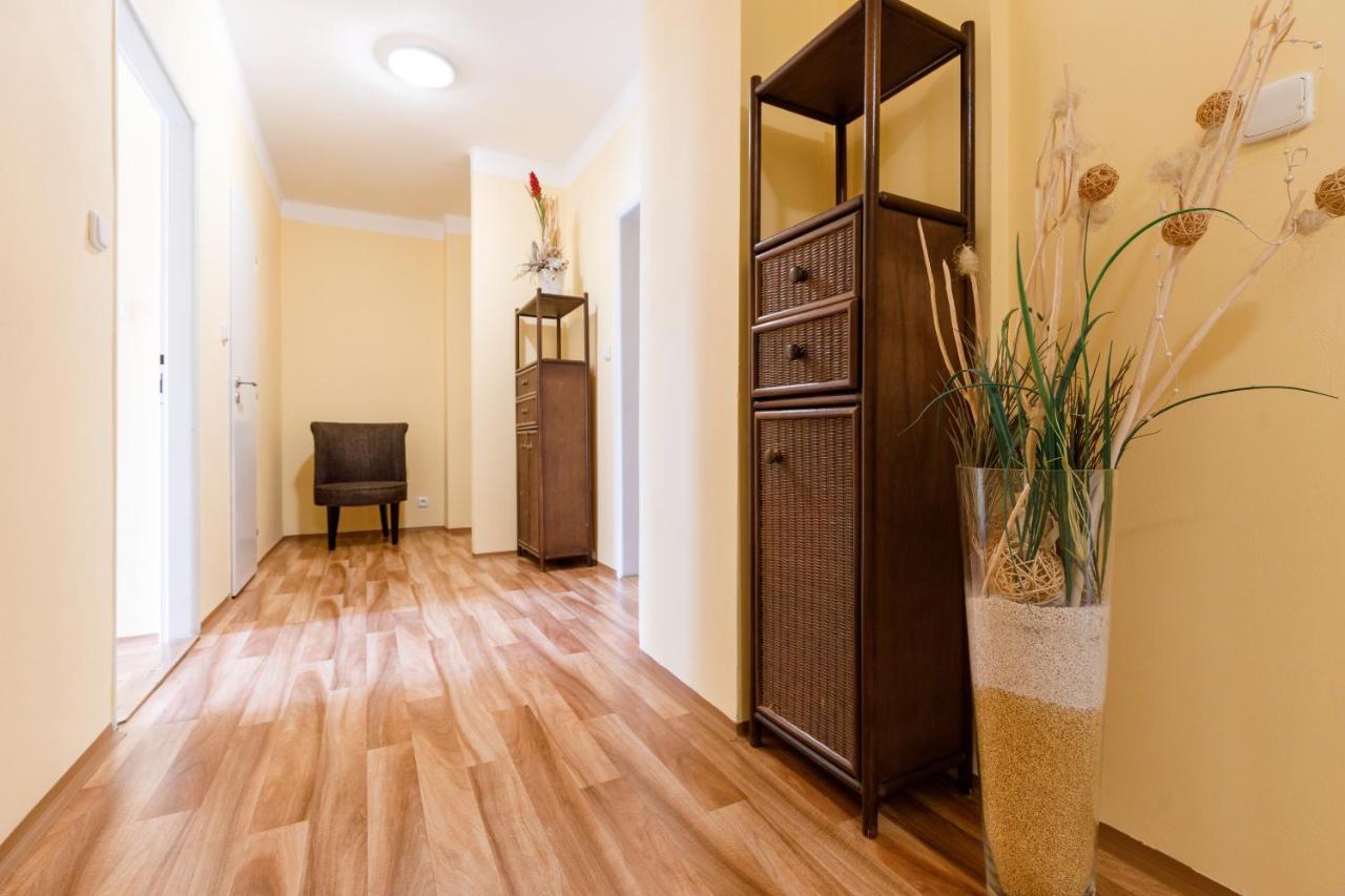 Apartments Tgm 11 Karlovy Vary Ngoại thất bức ảnh