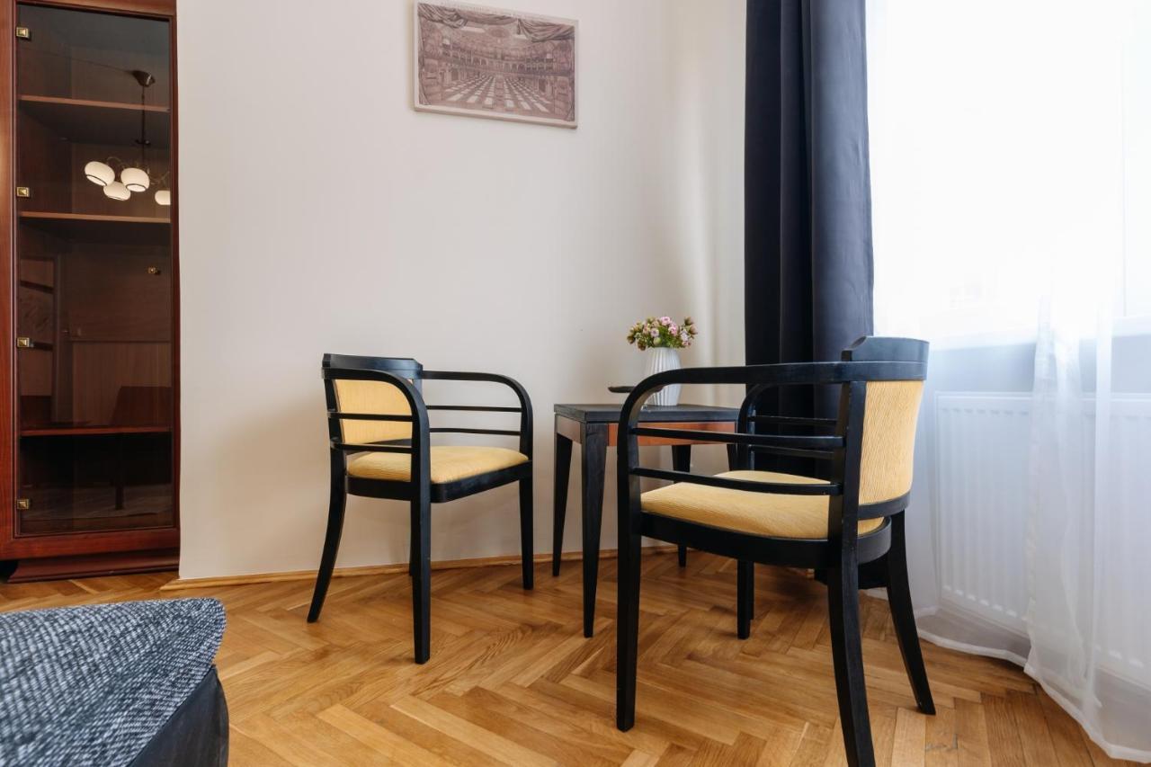 Apartments Tgm 11 Karlovy Vary Ngoại thất bức ảnh