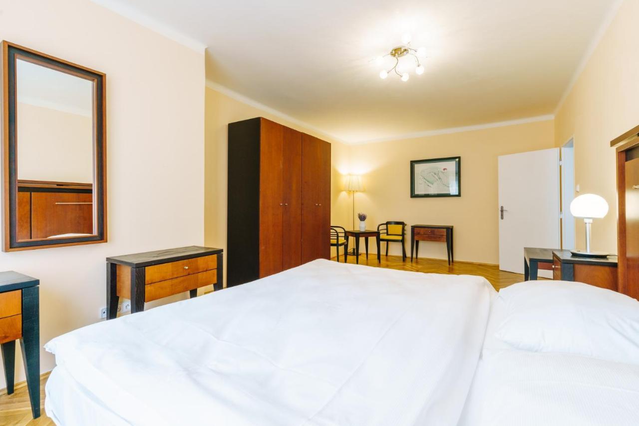 Apartments Tgm 11 Karlovy Vary Ngoại thất bức ảnh