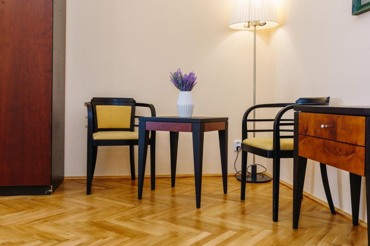 Apartments Tgm 11 Karlovy Vary Ngoại thất bức ảnh