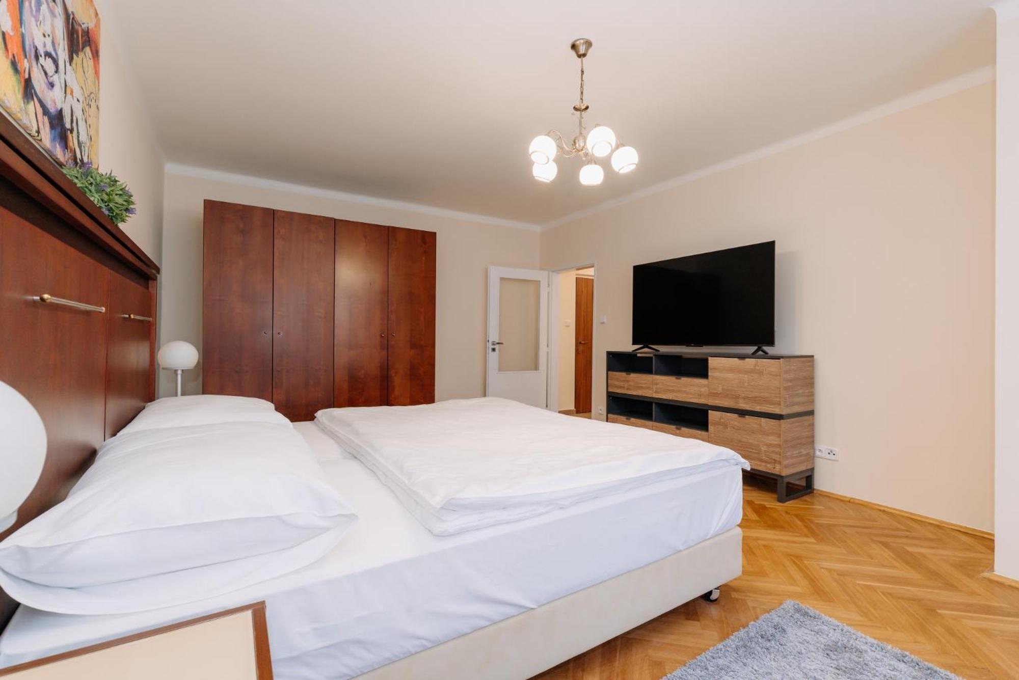 Apartments Tgm 11 Karlovy Vary Ngoại thất bức ảnh