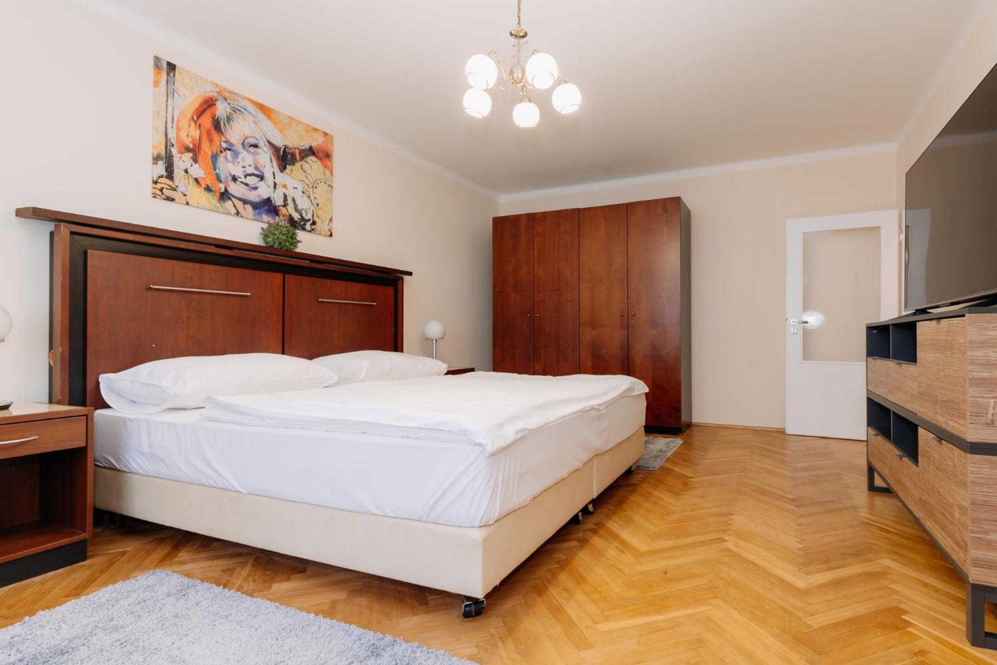 Apartments Tgm 11 Karlovy Vary Ngoại thất bức ảnh