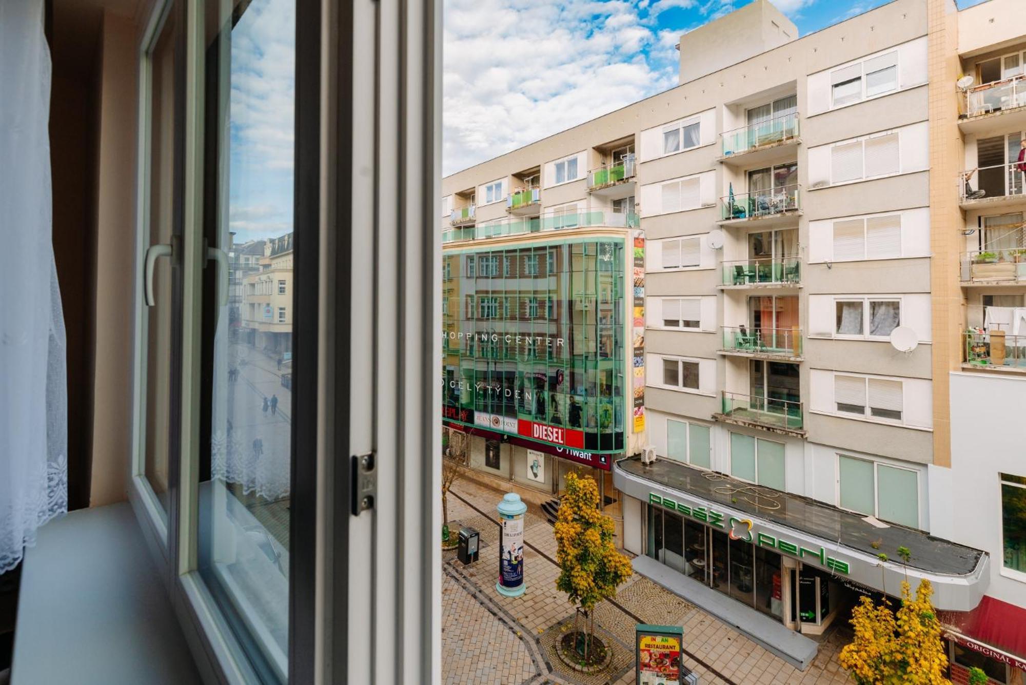 Apartments Tgm 11 Karlovy Vary Ngoại thất bức ảnh