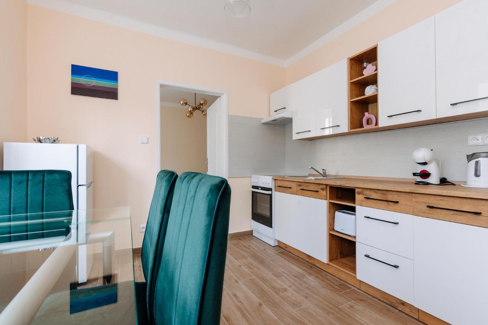 Apartments Tgm 11 Karlovy Vary Ngoại thất bức ảnh