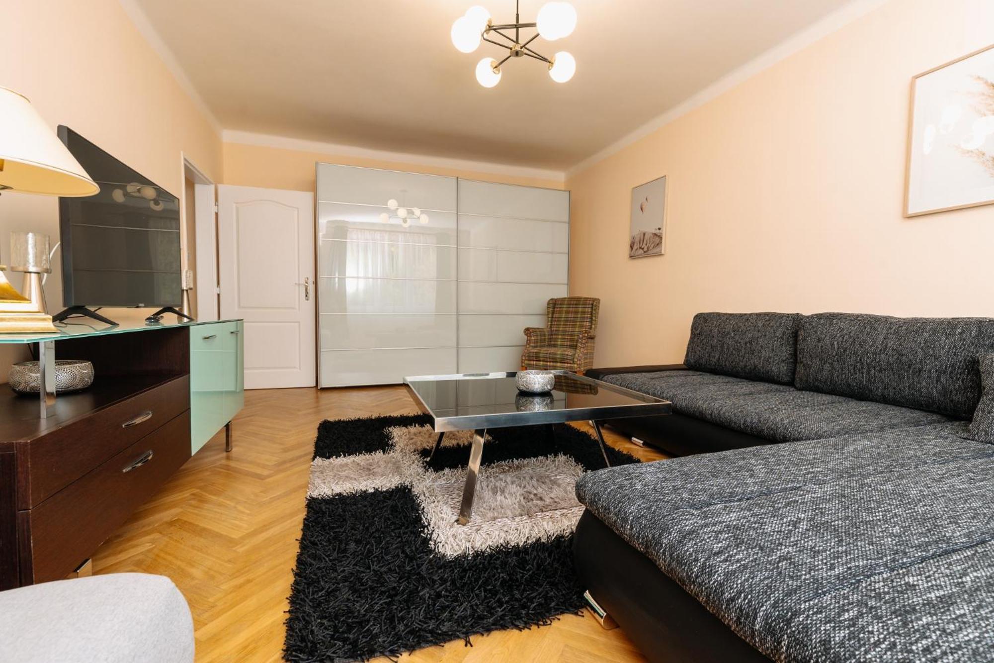 Apartments Tgm 11 Karlovy Vary Ngoại thất bức ảnh