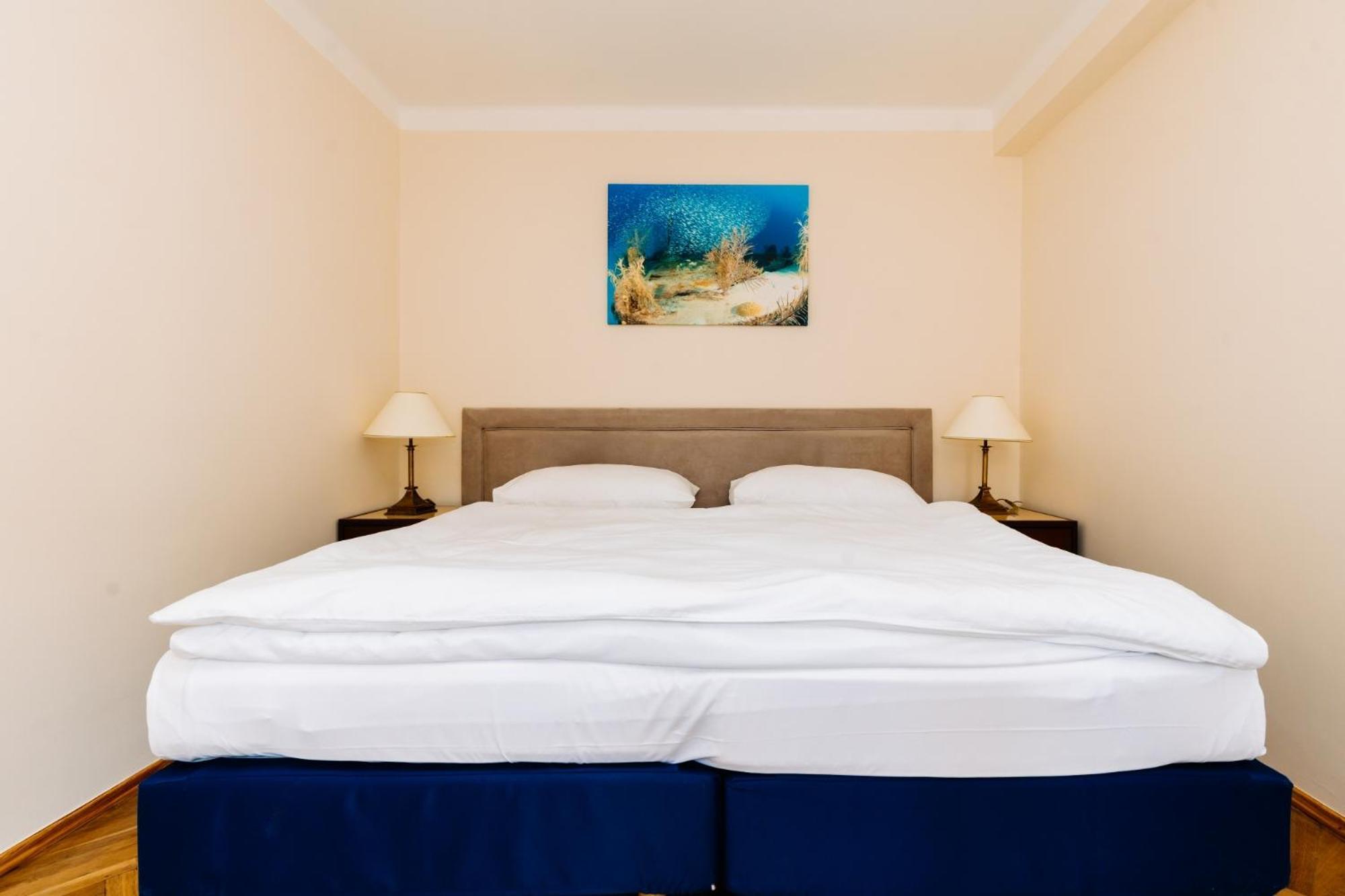 Apartments Tgm 11 Karlovy Vary Ngoại thất bức ảnh